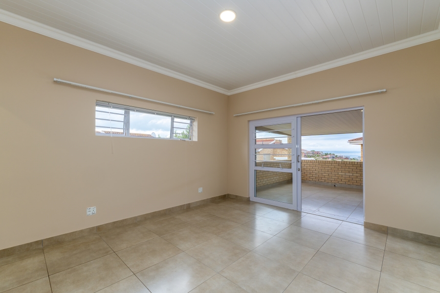 4 Bedroom Property for Sale in Menkenkop Western Cape
